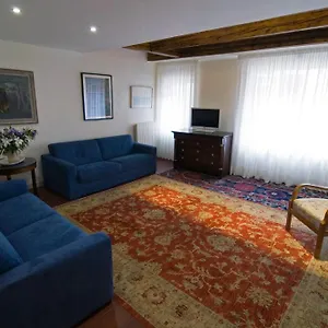 sarai-apartments.hotelinveneto.com/